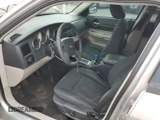 2005 Dodge Magnum SE z VIN 2D4FV48V65H683993, wystawiony jako Copart lot #67498284 z przebiegiem 164 931 mil mil oraz Szkoda całkowita • Salvage title. Historia ofert i sprzedaży dostępna na DreamBid. Obrazek 8.