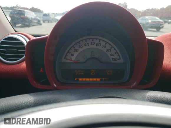 2011 Smart fortwo Pure with VIN WMEEJ3BAXBK447292, listed as a Copart auction lot 73308384 with 35,166 mi miles and Salvage title. Bid and sale history available at DreamBid. Image 9.