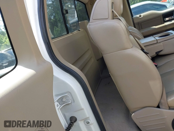 2008 Ford F-150 XL z VIN 1FTRF14V38KD20835, wystawiony jako IAAI lot #42292426 z przebiegiem 2 430 165 mil mil oraz . Historia ofert i sprzedaży dostępna na DreamBid. Obrazek 8.