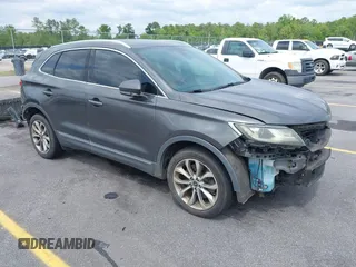2017 Lincoln MKC Select z VIN 5LMCJ2C98HUL12189, wystawiony jako IAAI lot #42107839 z przebiegiem 158 179 mil mil oraz . Historia ofert i sprzedaży dostępna na DreamBid. Obrazek 1.