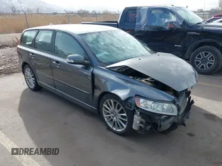 2010 Volvo V50 with VIN YV1382MW9A2527311, listed as a IAAI auction lot 41703302 with 0 mi miles. Bid and sale history available at carsss.com. Image 1.