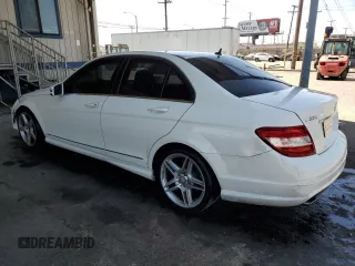 2010 Mercedes-Benz C 300 Sport z VIN WDDGF5EB2AR100365, wystawiony jako Copart lot #61006965 z przebiegiem 103 925 mil mil oraz Szkoda całkowita • Salvage title. Historia ofert i sprzedaży dostępna na DreamBid. Obrazek 2.