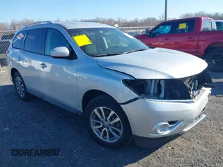 2013 Nissan Pathfinder SV with VIN 5N1AR2MM6DC635016, listed as a IAAI auction lot 41704072 with 134,675 mi miles. Bid and sale history available at carsss.com. Image 1.