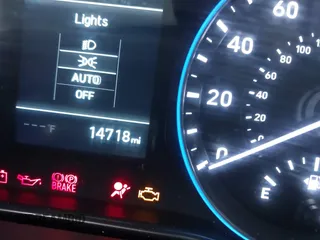 2019 Hyundai Kona Limited with VIN KM8K33A51KU355200, listed as a IAAI auction lot 41577081 with 14,718 mi miles. Bid and sale history available at carsss.com. Image 16.