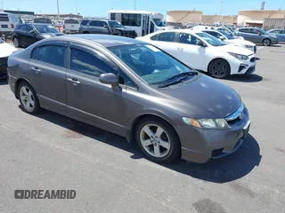 2011 Honda Civic LX-S z VIN 19XFA1F63BE009861, wystawiony jako IAAI lot #42360303 z przebiegiem 61 689 mil mil oraz . Historia ofert i sprzedaży dostępna na DreamBid. Obrazek 1.