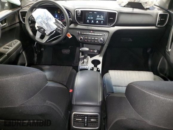 2020 Kia Sportage LX z VIN KNDPMCAC8L7661090, wystawiony jako Copart lot #53094205 z przebiegiem 35 990 mil mil oraz Szkoda całkowita • Salvage title. Historia ofert i sprzedaży dostępna na DreamBid. Obrazek 8.