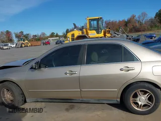 2004 Honda Accord LX с VIN 1HGCM56384A040487, выставлен на аукционе IAAI как лот 40834172 с пробегом 264 707 миль миль и . История ставок и продаж доступна на DreamBid. Изображение 14.