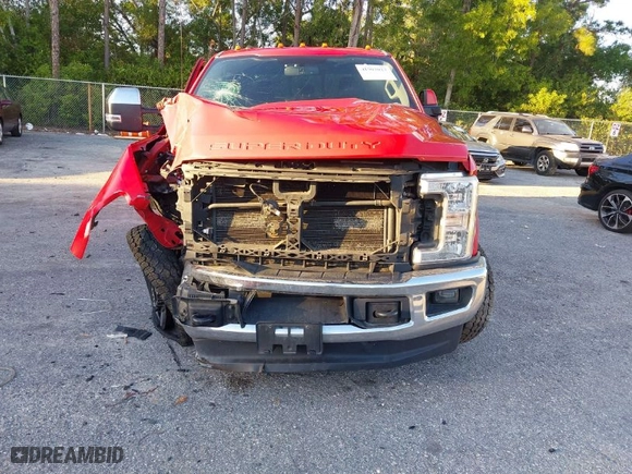2017 Ford Super Duty F-250 SRW Lariat with VIN 1FT7W2BT5HEB83586, listed as a IAAI auction lot 41902027 with 20,479 mi miles. Bid and sale history available at carsss.com. Image 6.