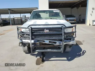 2006 GMC Sierra 2500HD SL with VIN 1GTHK23D26F158546, listed as a Copart auction lot 42225335 with 213,724 mi miles and Salvage title. Bid and sale history available at DreamBid. Image 5.