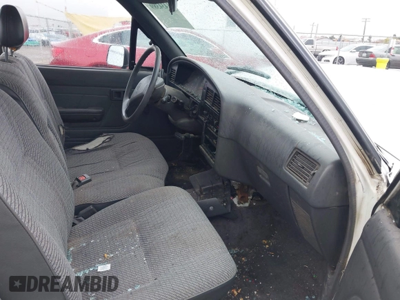 1993 Toyota Pickup DLX с VIN JT4RN93P9P5086184, выставлен на аукционе IAAI как лот 41434389 с пробегом 207 014 миль миль и . История ставок и продаж доступна на DreamBid. Изображение 5.