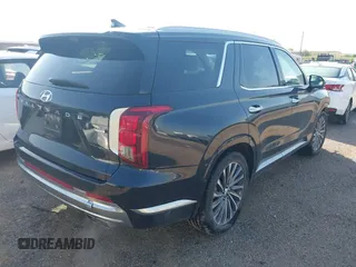 2024 Hyundai Palisade Calligraphy z VIN KM8R7DGE9RU713380, wystawiony jako IAAI lot #41959261 z przebiegiem 39 401 mil mil oraz . Historia ofert i sprzedaży dostępna na DreamBid. Obrazek 4.