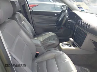 2004 Volkswagen Passat GLS с VIN WVWPD63B34E070605, выставлен на аукционе IAAI как лот 42433810 с пробегом 187 191 миль миль и . История ставок и продаж доступна на DreamBid. Изображение 5.