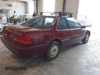 1992 Honda Accord z VIN 1HGCB7252NA025400, wystawiony jako IAAI lot #42438708 z przebiegiem 306 637 mil mil oraz . Historia ofert i sprzedaży dostępna na DreamBid. Obrazek 4.