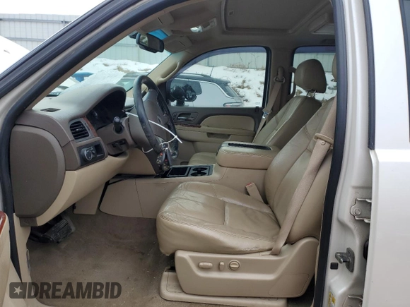 2011 GMC Yukon XL SLT with VIN 1GKS1KE06BR217663, listed as a Copart auction lot 43960245 with 215,703 mi miles and Salvage Title. Bid and sale history available at carsss.com. Image 7.