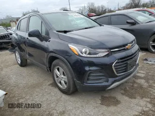 2022 Chevrolet Trax LT with VIN KL7CJLSM3NB547767, listed as a Copart auction lot 47861944 with 17,647 mi miles and Salvage Title. Bid and sale history available at carsss.com. Image 4.