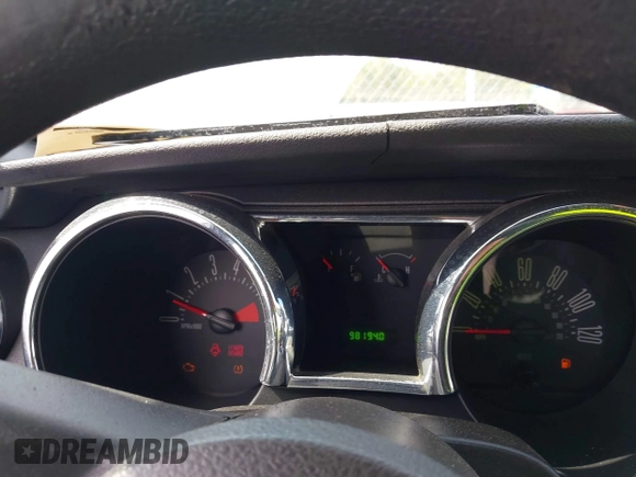 2005 Ford Mustang Deluxe with VIN 1ZVFT80N755162548, listed as a IAAI auction lot 42718109 with 98,194 mi miles and . Bid and sale history available at DreamBid. Image 7.