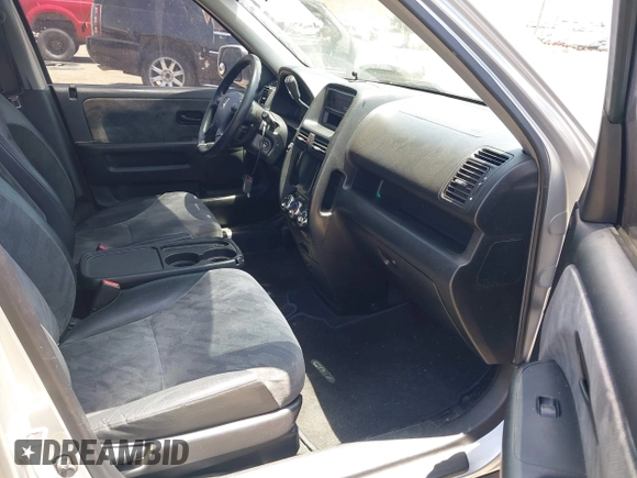 2002 Honda CR-V EX with VIN JHLRD788X2C092186, listed as a IAAI auction lot 42554275 with 228,847 mi miles and . Bid and sale history available at DreamBid. Image 5.
