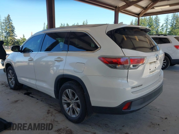2014 Toyota Highlander XLE z VIN 5TDJKRFH0ES041779, wystawiony jako IAAI lot #42358505 z przebiegiem 127 438 mil mil oraz . Historia ofert i sprzedaży dostępna na DreamBid. Obrazek 3.