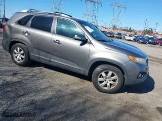 2012 Kia Sorento LX with VIN 5XYKT4A67CG191585, listed as a IAAI auction lot 41703251 with 190,825 mi miles. Bid and sale history available at carsss.com. Image 1.