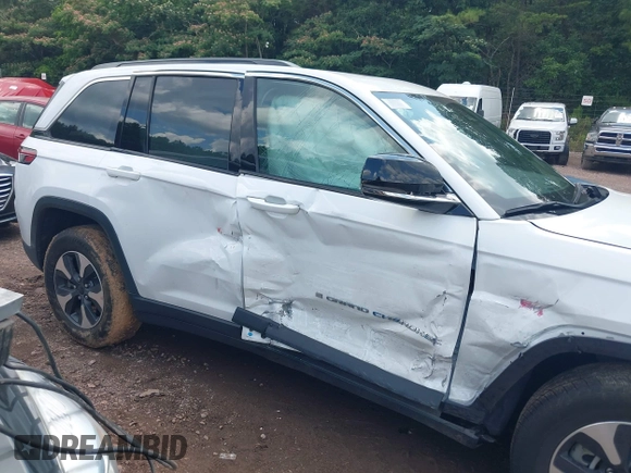 2024 Jeep Grand Cherokee с VIN 1C4RJYB60R8518323, выставлен на аукционе IAAI как лот 42462599 с пробегом 56 463 миль миль и . История ставок и продаж доступна на DreamBid. Изображение 6.