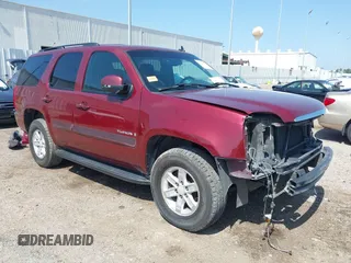 2008 GMC Yukon SLT 4SB z VIN 1GKFC13008J116067, wystawiony jako IAAI lot #42213081 z przebiegiem 286 179 mil mil oraz . Historia ofert i sprzedaży dostępna na DreamBid. Obrazek 1.