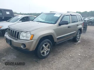 2005 Jeep Grand Cherokee Laredo z VIN 1J4GR48K75C719070, wystawiony jako IAAI lot #42673745 z przebiegiem 181 152 mil mil oraz . Historia ofert i sprzedaży dostępna na DreamBid. Obrazek 17.