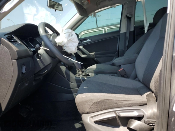 2019 Volkswagen Tiguan S с VIN 3VV1B7AX6KM150585, выставлен на аукционе Copart как лот 59915475 с пробегом 89 729 миль миль и Списание • Salvage title. История ставок и продаж доступна на DreamBid. Изображение 7.
