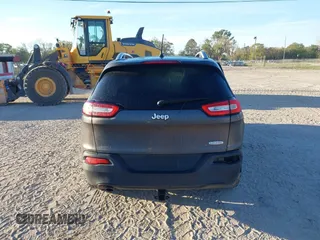 2018 Jeep Cherokee Latitude Plus z VIN 1C4PJLLB5JD538858, wystawiony jako IAAI lot #41752157 z przebiegiem 134 199 mil mil oraz . Historia ofert i sprzedaży dostępna na DreamBid. Obrazek 16.