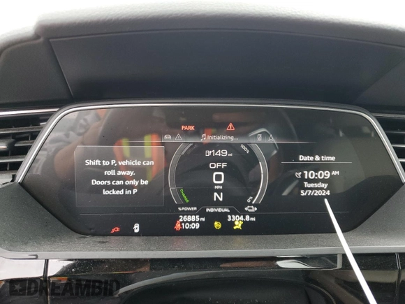 2022 Audi e-tron Premium Plus z VIN WA1LAAGE9NB010971, wystawiony jako Copart lot #51066514 z przebiegiem 26 885 mil mil oraz Szkoda całkowita • Salvage title. Historia ofert i sprzedaży dostępna na DreamBid. Obrazek 9.