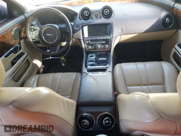 2014 Jaguar XJ with VIN SAJWA1CZ3E8V65747, listed as a Copart auction lot 81718664 with 87,846 mi miles and Clean Title. Bid and sale history available at DreamBid. Image 8.