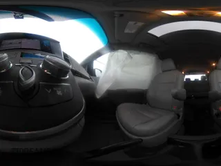 2017 Toyota Sienna XLE Auto Access Seat with VIN 5TDYZ3DC6HS826682, listed as a IAAI auction lot 41932138 with 33,827 mi miles. Bid and sale history available at carsss.com. Image 18.
