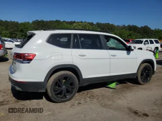 2023 Volkswagen Atlas SE with VIN 1V2WR2CA1PC530856, listed as a Copart auction lot 52601925 with 32,671 mi miles and Salvage title. Bid and sale history available at DreamBid. Image 3.