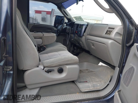 2004 Ford Super Duty F-250 XL with VIN 1FTNX21P04EA03269, listed as a IAAI auction lot 40376204 with 174,588 mi miles. Bid and sale history available at carsss.com. Image 5.