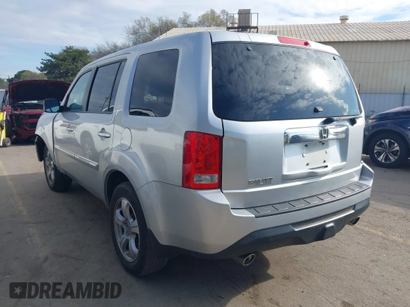 2015 Honda Pilot EX-L z VIN 5FNYF3H53FB011443, wystawiony jako IAAI lot #41769844 z przebiegiem 94 665 mil mil oraz . Historia ofert i sprzedaży dostępna na DreamBid. Obrazek 3.