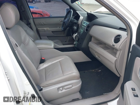 2009 Honda Pilot Touring with VIN 5FNYF48929B032510, listed as a IAAI auction lot 41945923 with 236,256 mi miles and . Bid and sale history available at carsss.com. Image 5.