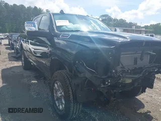 2024 Ram 2500 Laramie z VIN 3C6UR5FL3RG407946, wystawiony jako IAAI lot #42177168 z przebiegiem 656 mil mil oraz . Historia ofert i sprzedaży dostępna na DreamBid. Obrazek 1.