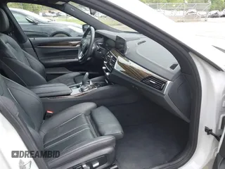 2019 BMW 6 Series 640i xDrive z VIN WBAJV6C56KBK09053, wystawiony jako IAAI lot #42108336 z przebiegiem 55 176 mil mil oraz . Historia ofert i sprzedaży dostępna na DreamBid. Obrazek 5.