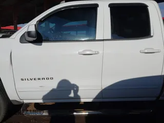 2015 Chevrolet Silverado 1500 LT with VIN 1GCRCRECXFZ393967, listed as a IAAI auction lot 41435914 with 136,697 mi miles. Bid and sale history available at carsss.com. Image 14.