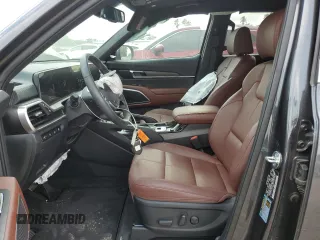 2024 Kia Telluride EX z VIN 5XYP34GC8RG533847, wystawiony jako Copart lot #50711135 z przebiegiem 5548 mil mil oraz Szkody całkowita. Historia ofert i sprzedaży dostępna na DreamBid. Obrazek 7.