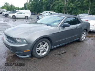 2011 Ford Mustang V6 with VIN 1ZVBP8EM2B5142545, listed as a IAAI auction lot 42667556 with 138,177 mi miles and . Bid and sale history available at DreamBid. Image 18.