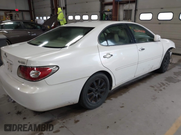 2003 Lexus ES with VIN JTHBF30G036003423, listed as a IAAI auction lot 42201781 with 238,105 mi miles. Bid and sale history available at carsss.com. Image 4.