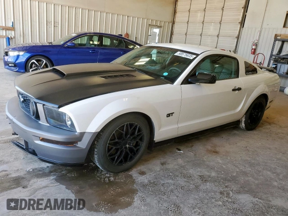 2007 Ford Mustang GT Deluxe с VIN 1ZVFT82H275239465, выставлен на аукционе Copart как лот 58575635 с пробегом 128 481 миль миль и Списание • Salvage title. История ставок и продаж доступна на DreamBid. Изображение 1.