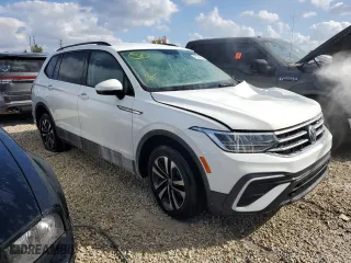 2022 Volkswagen Tiguan S with VIN 3VV1B7AX2NM040699, listed as a Copart auction lot 78104224 with 43,913 mi miles and Non Repairable. Bid and sale history available at carsss.com. Image 4.