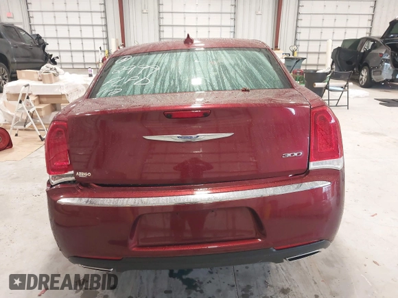 2020 Chrysler 300 Limited with VIN 2C3CCAEG2LH102999, listed as a IAAI auction lot 41331106 with 63,912 mi miles. Bid and sale history available at carsss.com. Image 17.