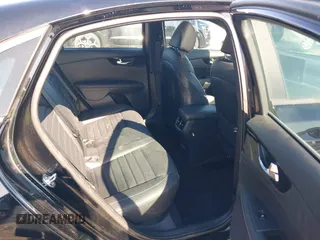 2024 Kia Forte GT-Line z VIN 3KPF54AD9RE794408, wystawiony jako IAAI lot #41987901 z przebiegiem 13 157 mil mil oraz . Historia ofert i sprzedaży dostępna na DreamBid. Obrazek 8.