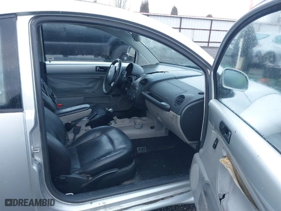 2000 Volkswagen New Beetle GLX with VIN 3VWDD21C6YM469268, listed as a IAAI auction lot 41208322 with 169,546 mi miles. Bid and sale history available at carsss.com. Image 5.