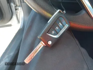2019 Toyota Camry LE z VIN 4T1B11HK7KU756675, wystawiony jako IAAI lot #42063923 z przebiegiem 132 312 mil mil oraz . Historia ofert i sprzedaży dostępna na DreamBid. Obrazek 11.