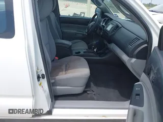 2015 Toyota Tacoma with VIN 5TFTX4CN6FX067709, listed as a IAAI auction lot 42138963 with 119,832 mi miles and . Bid and sale history available at DreamBid. Image 5.