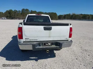 2007 Chevrolet Silverado 1500 LT w/1LT with VIN 1GCEC14027Z557284, listed as a IAAI auction lot 41792086 with 295,377 mi miles. Bid and sale history available at carsss.com. Image 6.