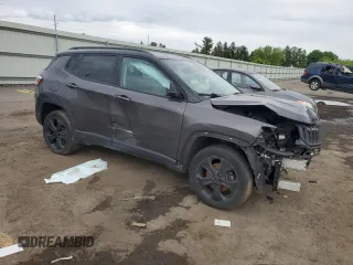 2019 Jeep Compass Latitude z VIN 3C4NJDBB7KT787317, wystawiony jako Copart lot #87840945 z przebiegiem 33 583 mil mil oraz Szkoda całkowita • Salvage title. Historia ofert i sprzedaży dostępna na DreamBid. Obrazek 4.